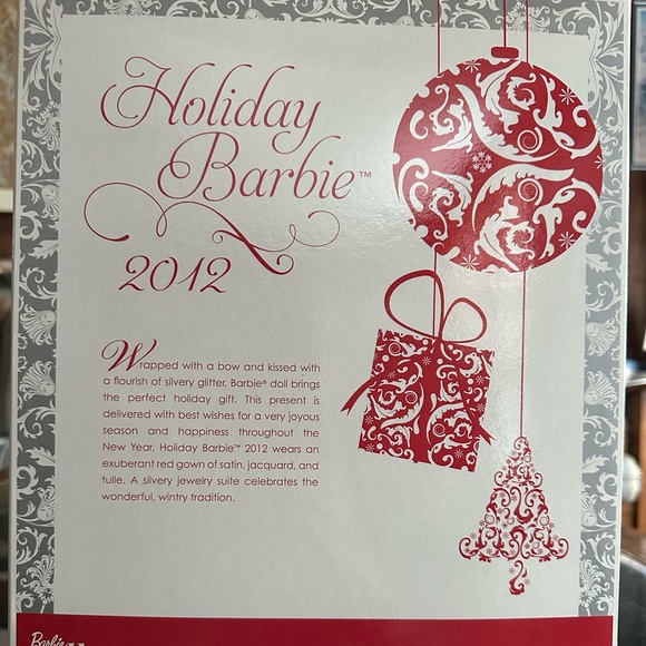 2012 Holiday Barbie - Picture 2 of 4